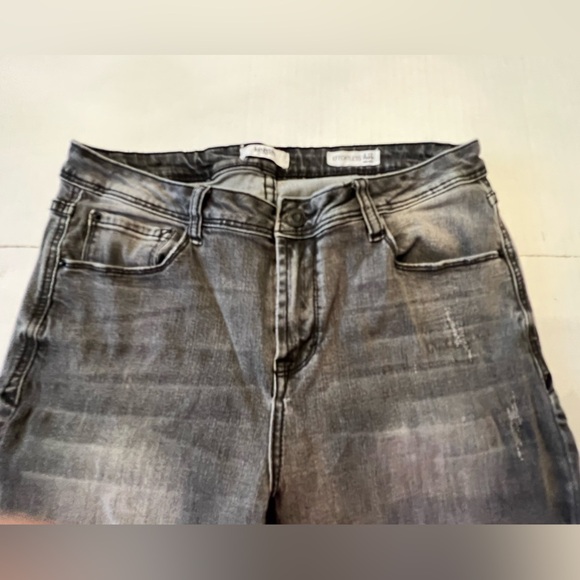 KENSIE EFFORTLESS ANKLE MID RISE   COLOR BLACK DISTRESSED.   SIZE 10/30 - Picture 3 of 12